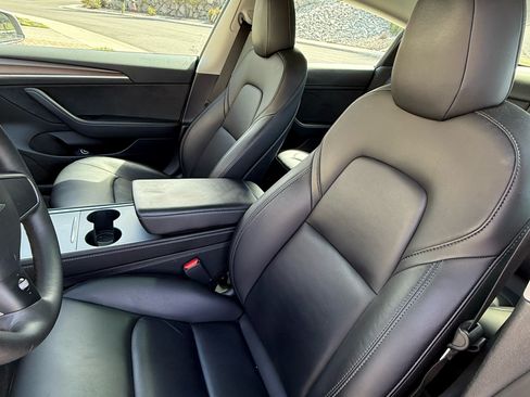 Used 2022 Tesla Model 3 Long Range image 11