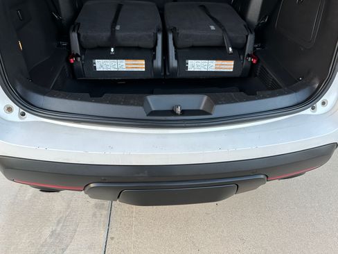 Used 2014 Ford Explorer XLT w/ Equipment Group 201A FWD image 18