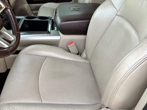 Used 2015 RAM 1500 Laramie w/ Convenience Group image 13