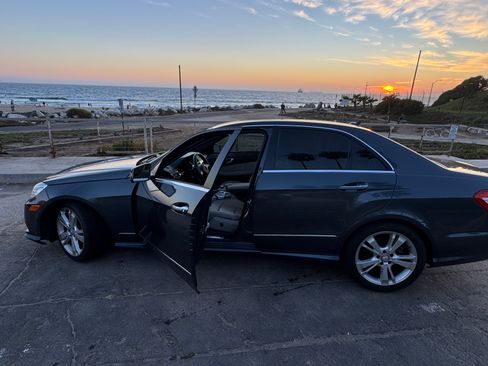 Used 2013 Mercedes-Benz E 350 4MATIC Sedan image 15