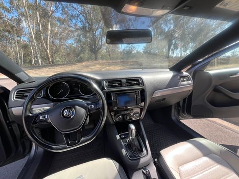 Used 2016 Volkswagen Jetta Sport FWD image 21