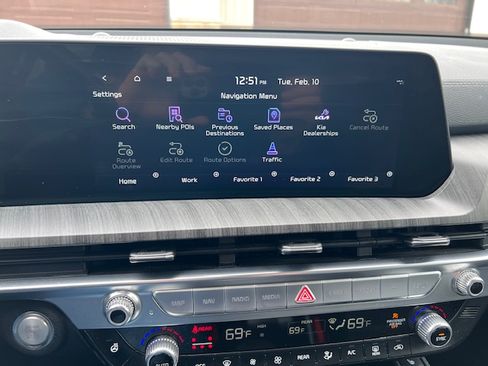 Used 2024 Kia Telluride SX Prestige w/ Towing Package image 20