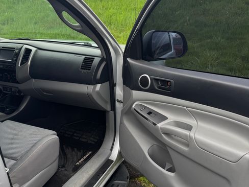 Used 2013 Toyota Tacoma Pickup 4D 5 ft w/ TRD Off-Road Pkg image 16