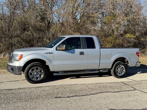 Used 2009 Ford F150 XLT image 1