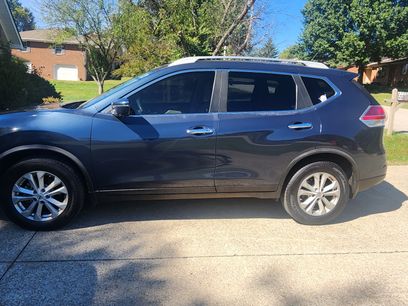 Used 2016 Nissan Rogue SV w/ SV Premium Package