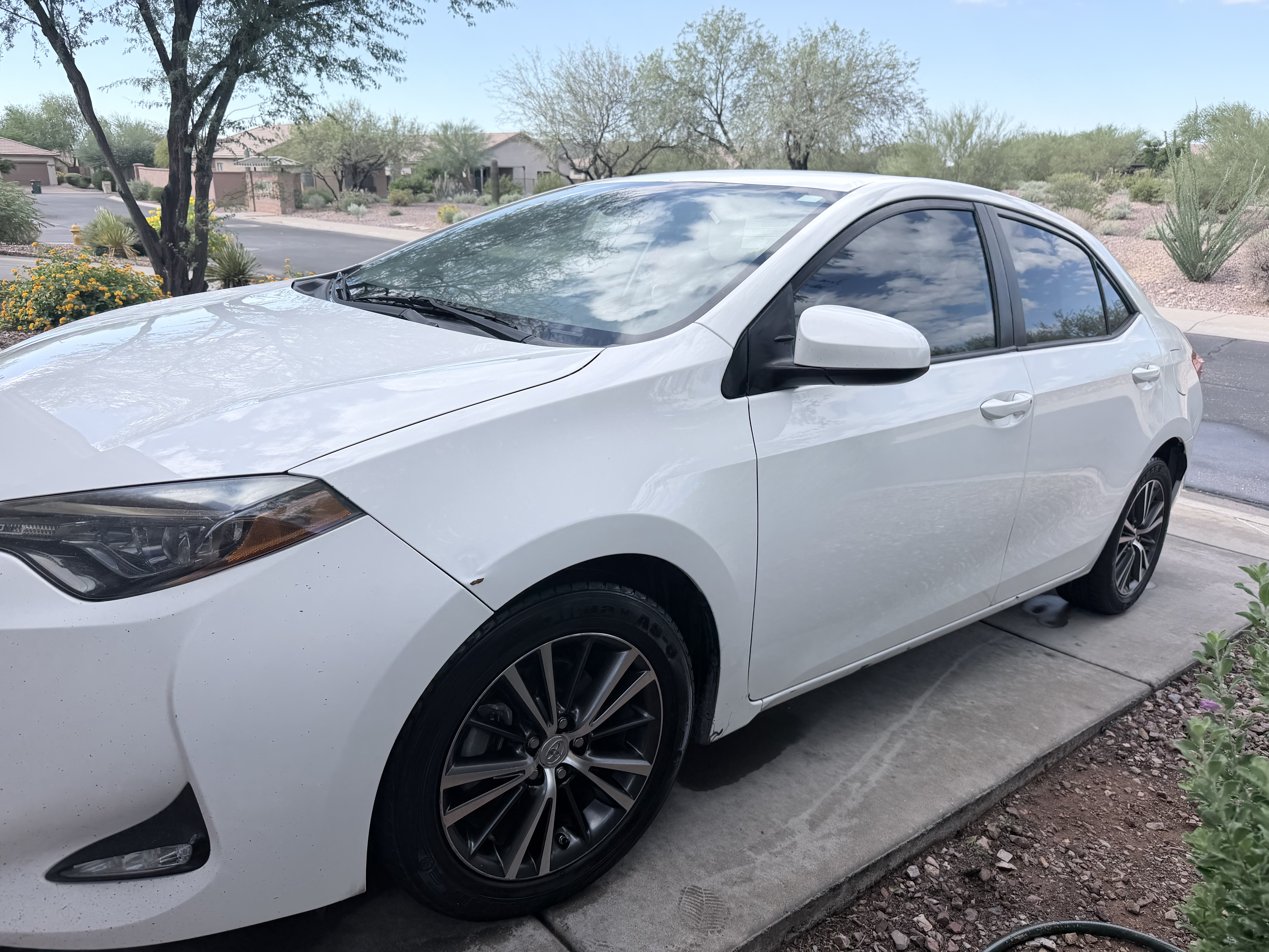 Used 2018 Toyota Corolla LE w/ LE Premium Package FWD image 1
