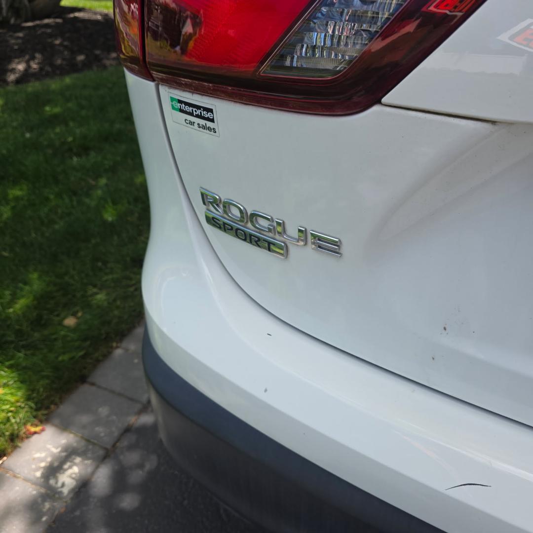 Used 2018 Nissan Rogue Sport S AWD/4WD image 5