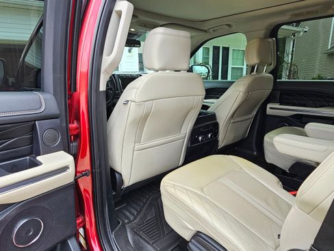 Used 2019 Ford Expedition Max Platinum image 12