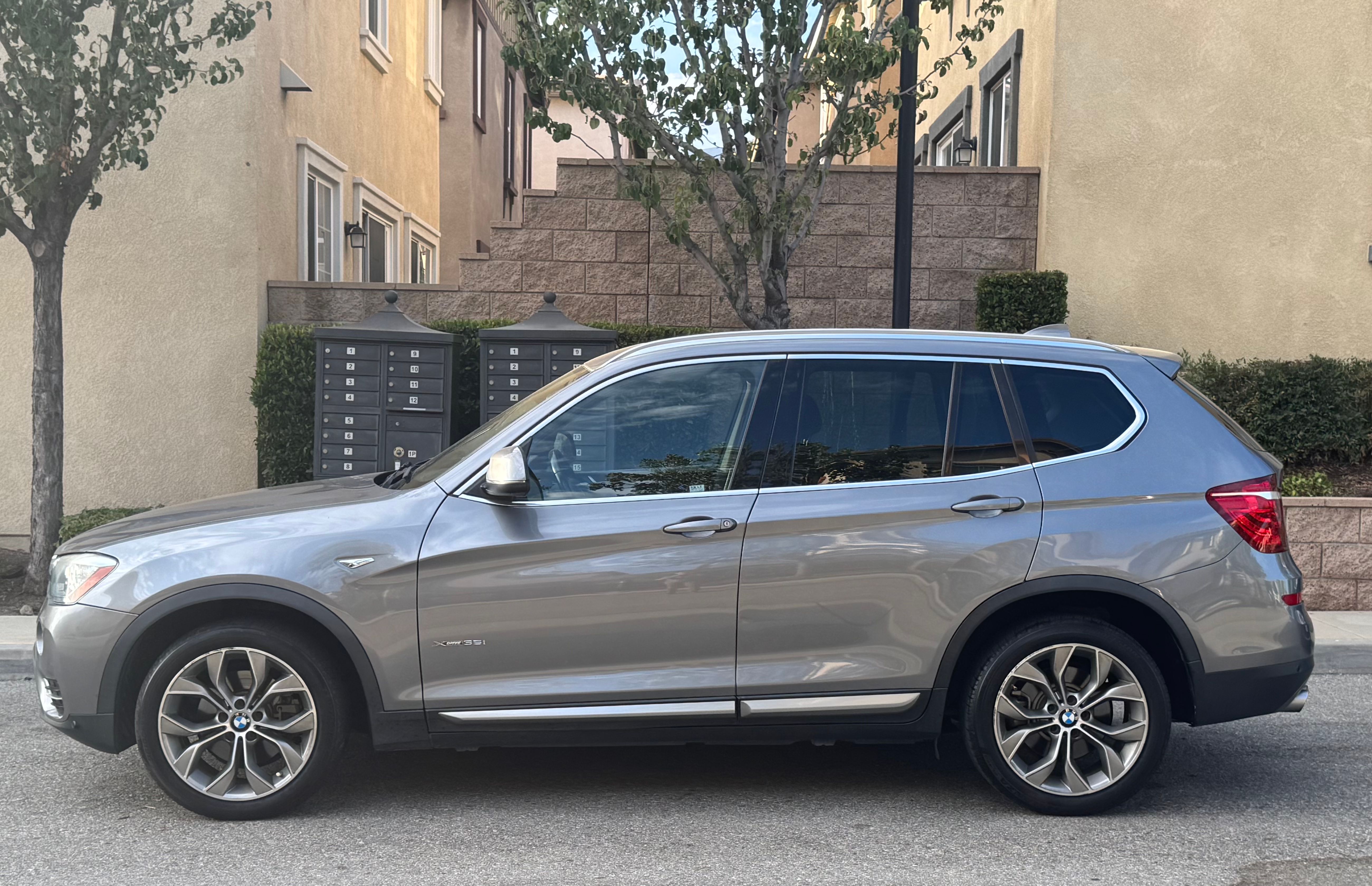 Used 2017 BMW X3 xDrive35i AWD/4WD image 2