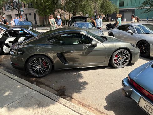 Used 2025 Porsche 718 Cayman GTS image 4