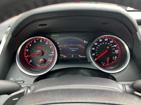 Used 2018 Toyota Camry XSE FWD image 32