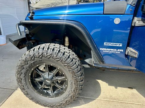 Used 2010 Jeep Wrangler Unlimited Sport image 31