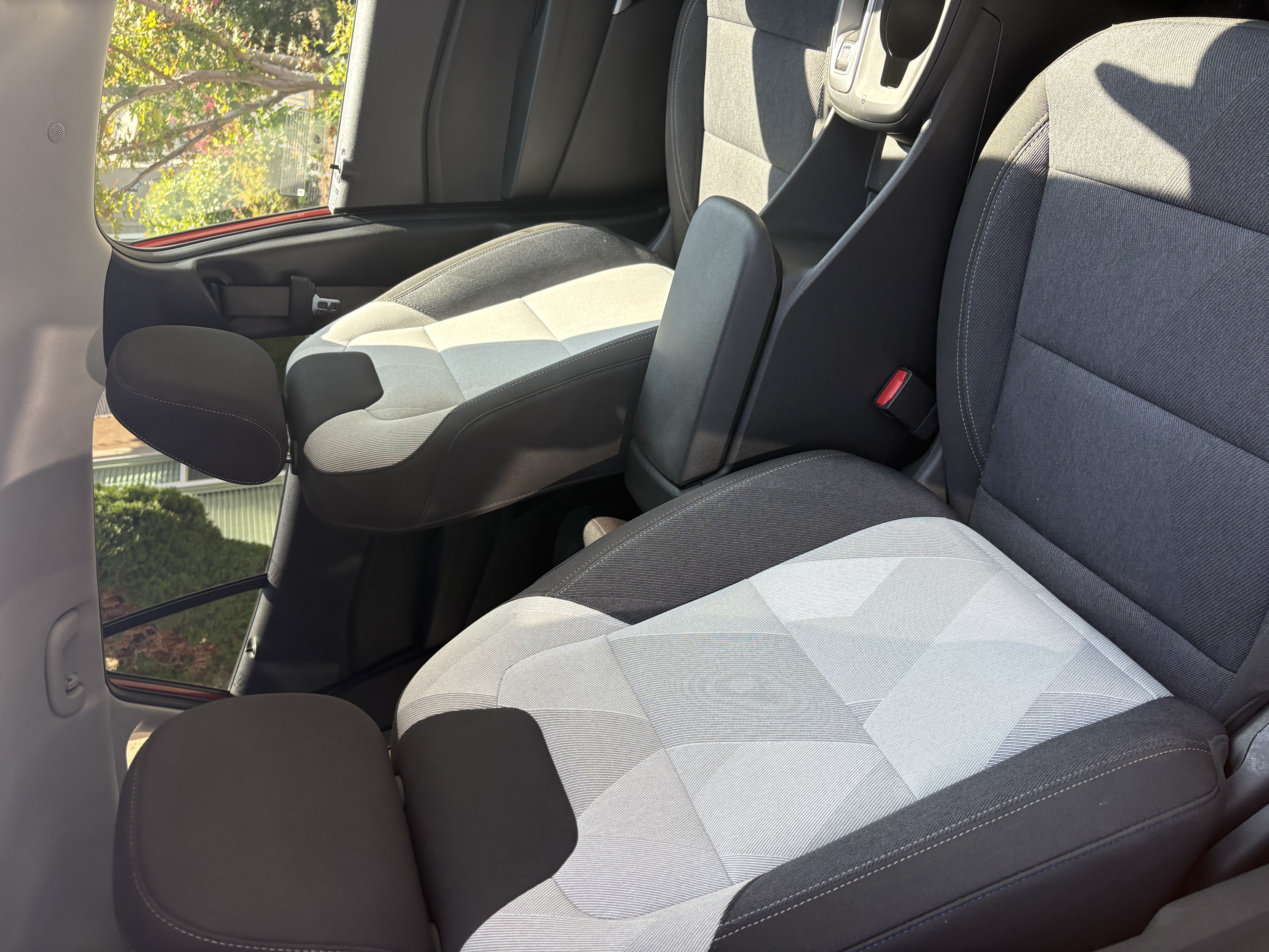 Used 2024 Chevrolet Trax LS w/ LS Convenience Package FWD image 6