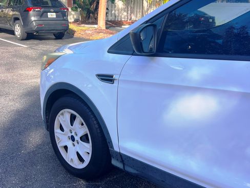 Used 2015 Ford Escape S image 9