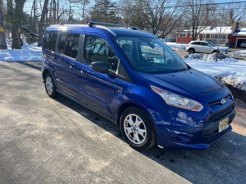 Used 2016 Ford Transit Connect XLT image 2