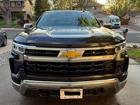Used 2023 Chevrolet Silverado 1500 LT AWD/4WD image 6