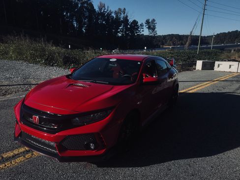 Used 2017 Honda Civic Type R image 2