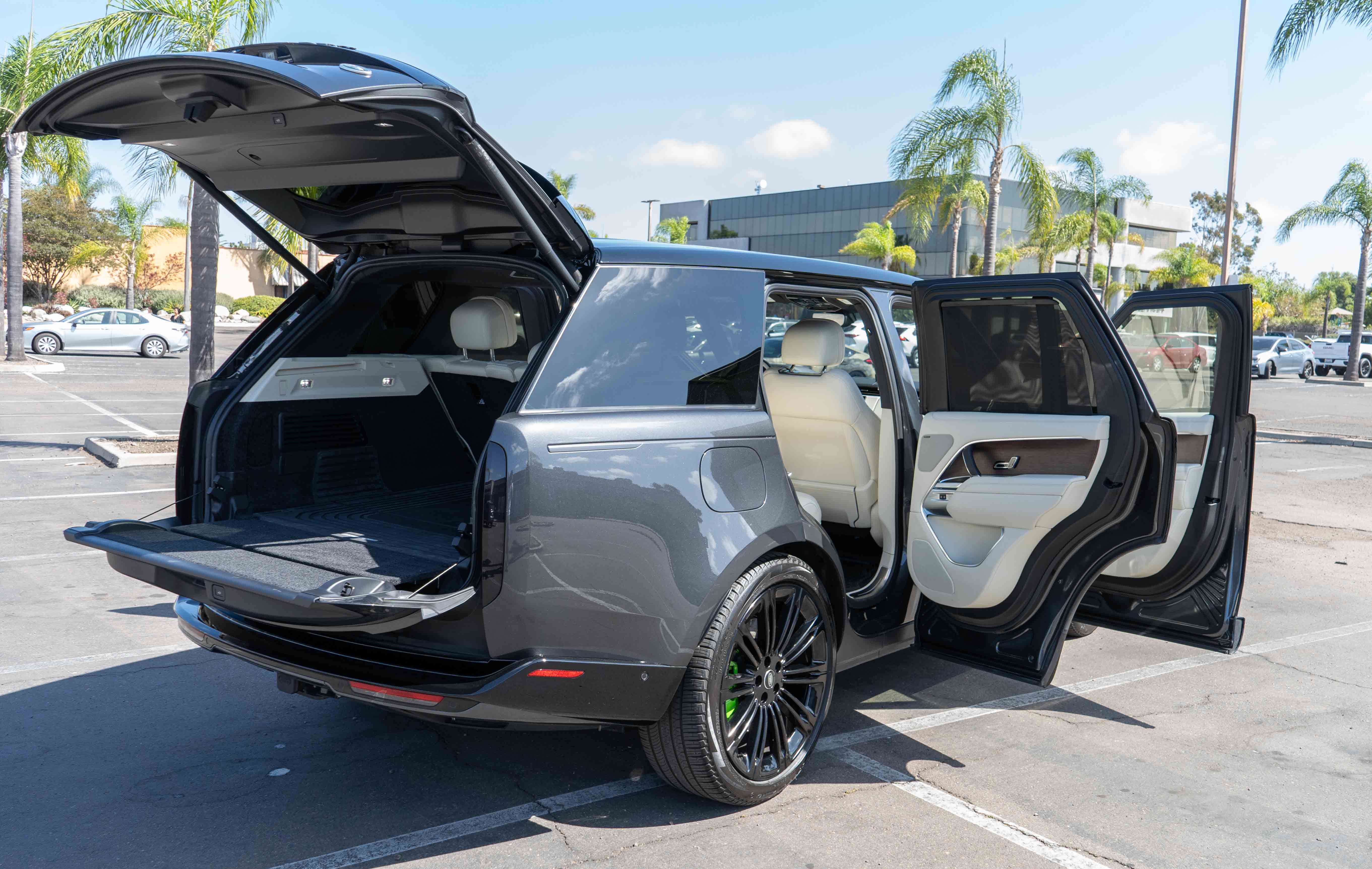 Used 2023 Land Rover Range Rover SE AWD/4WD image 18