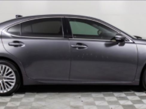 Used 2016 Lexus ES 350 w/ Luxury Package w/Wood Trim image 2