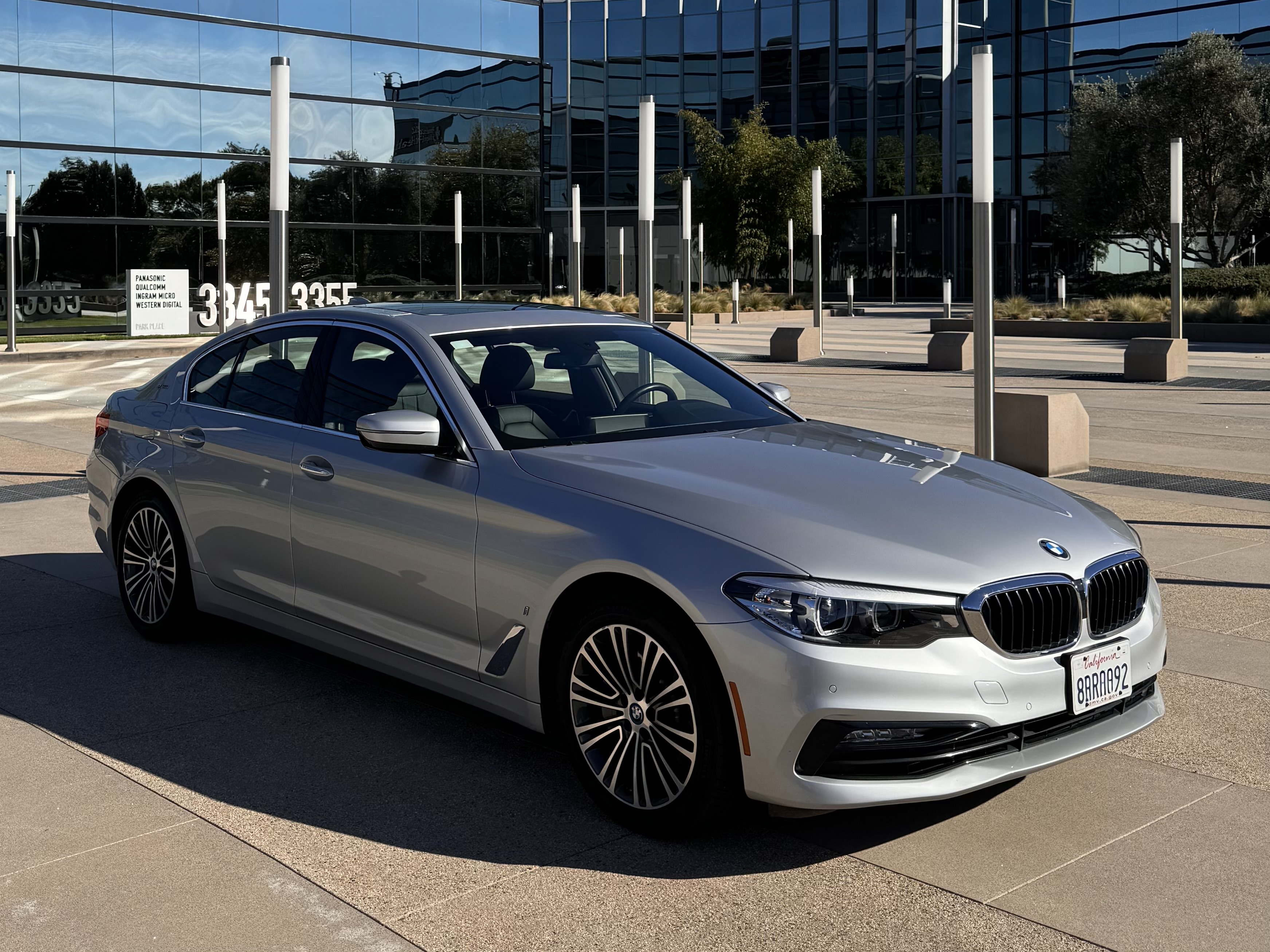 Used 2018 BMW 530e xDrive AWD/4WD image 4