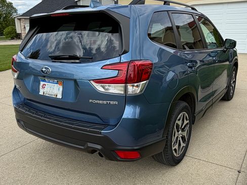 Used 2019 Subaru Forester Premium w/ Popular Package #1 AWD/4WD image 4