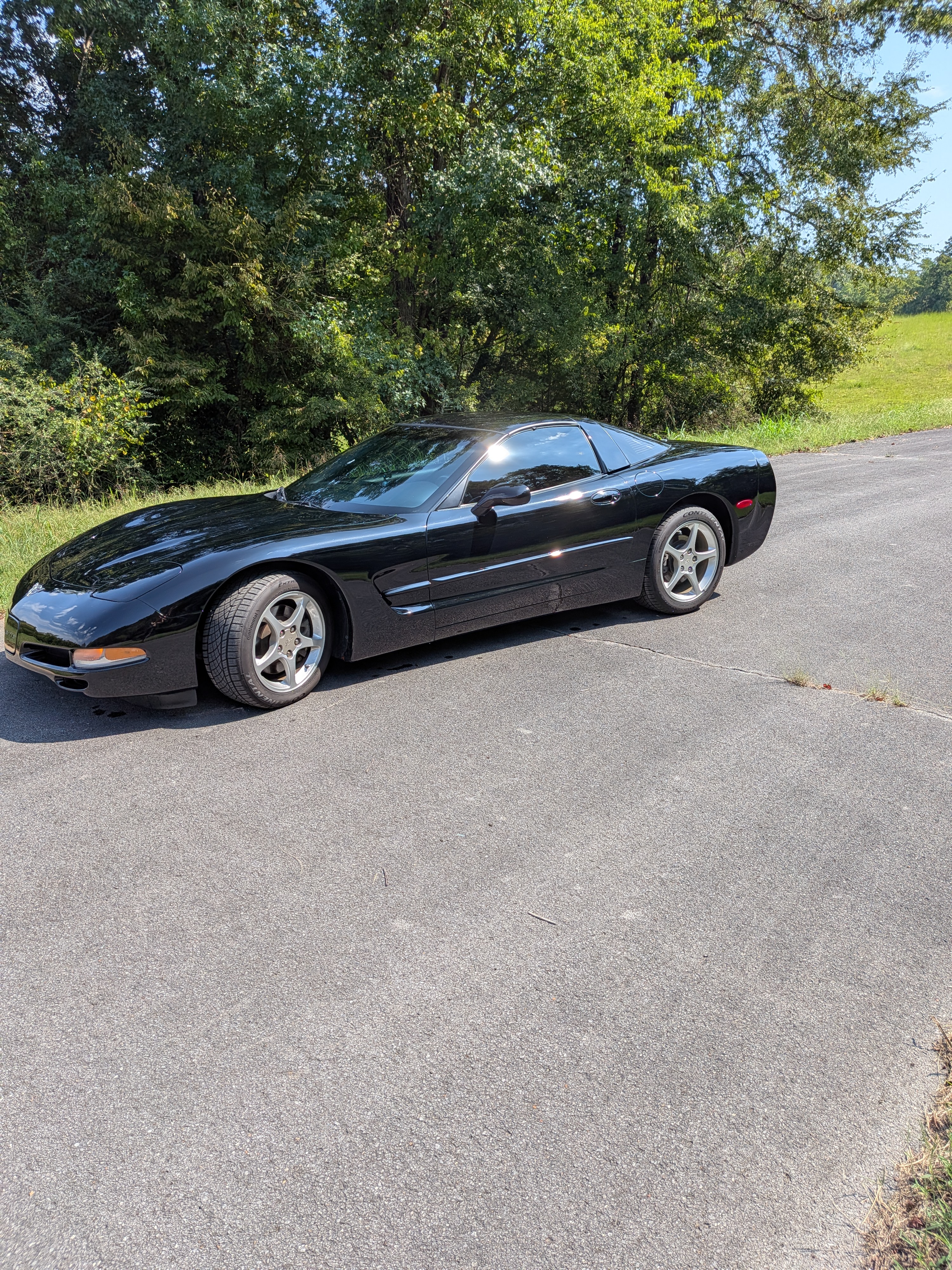 Used 2003 Chevrolet Corvette Coupe RWD image 1