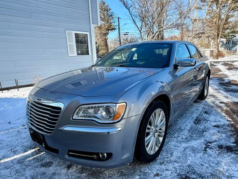 Used 2014 Chrysler 300 C image 1