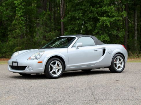 Used 2003 Toyota MR2 RWD image 15