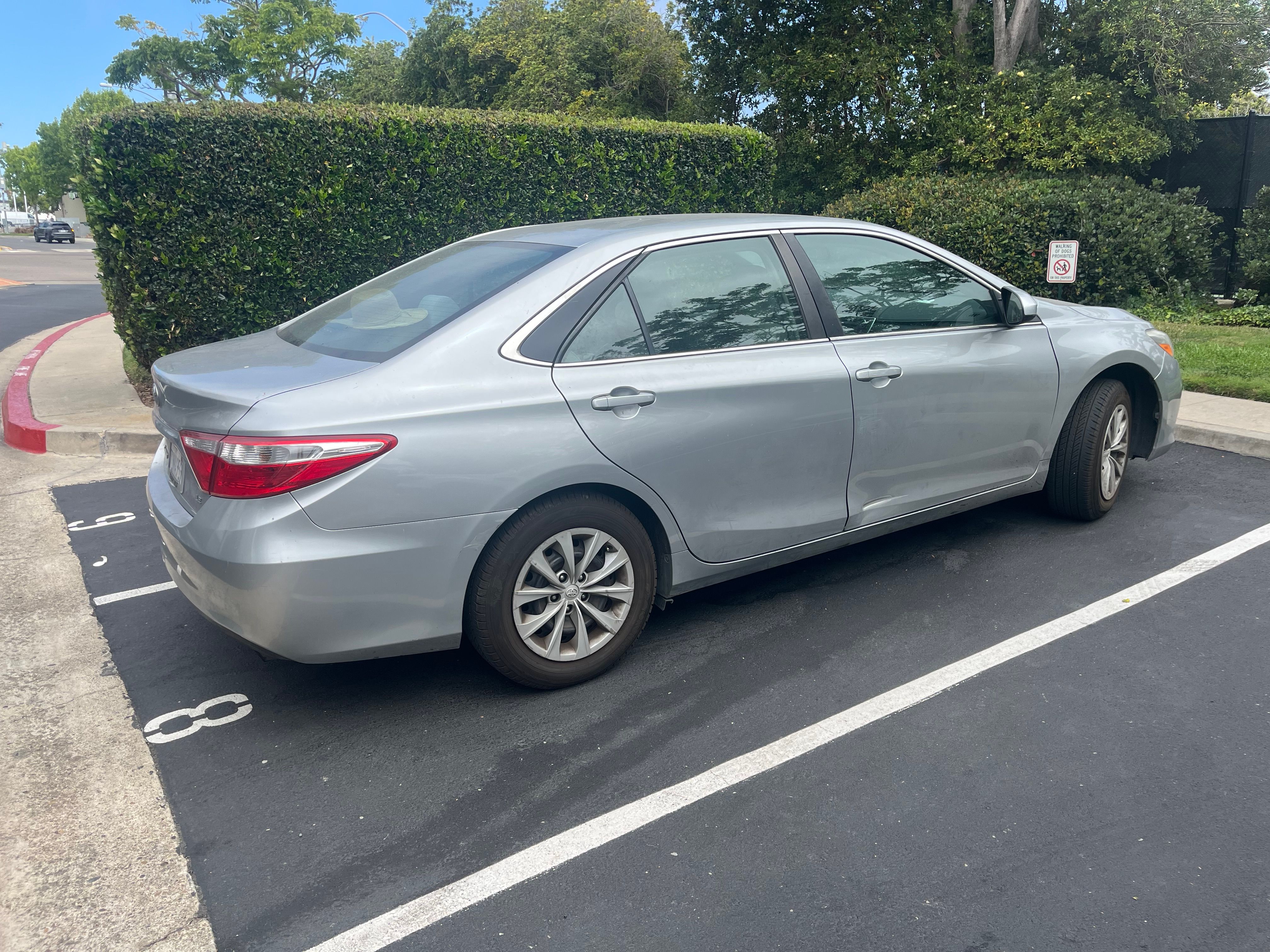 Used 2017 Toyota Camry LE FWD image 6