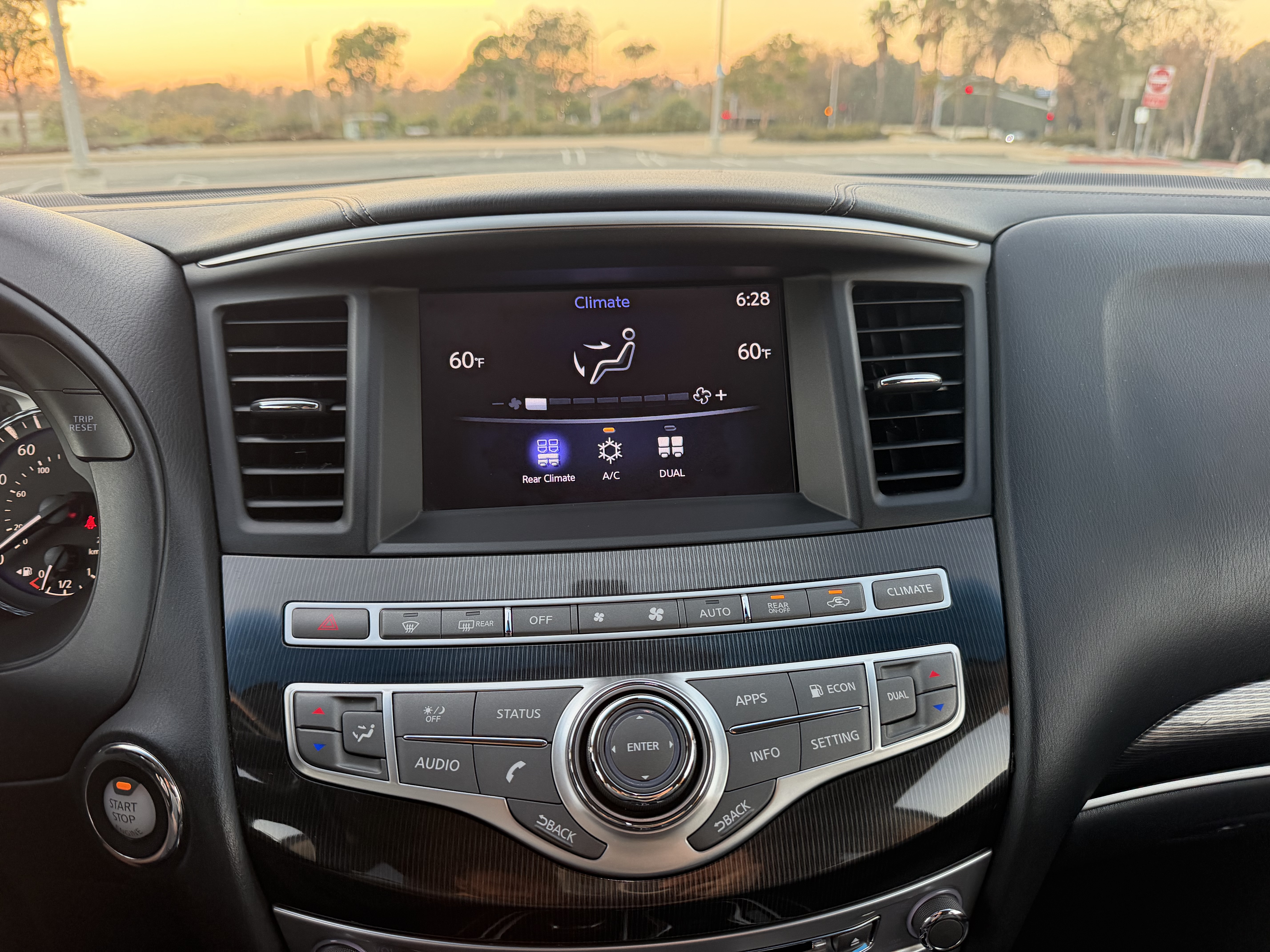 Used 2018 INFINITI QX60 Luxe AWD/4WD image 11