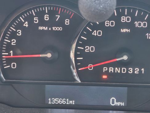 Used 2010 Cadillac DTS Luxury FWD image 10