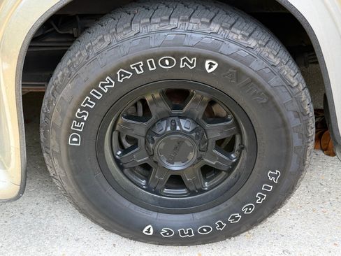 Used 2004 Chevrolet Express 1500 image 17