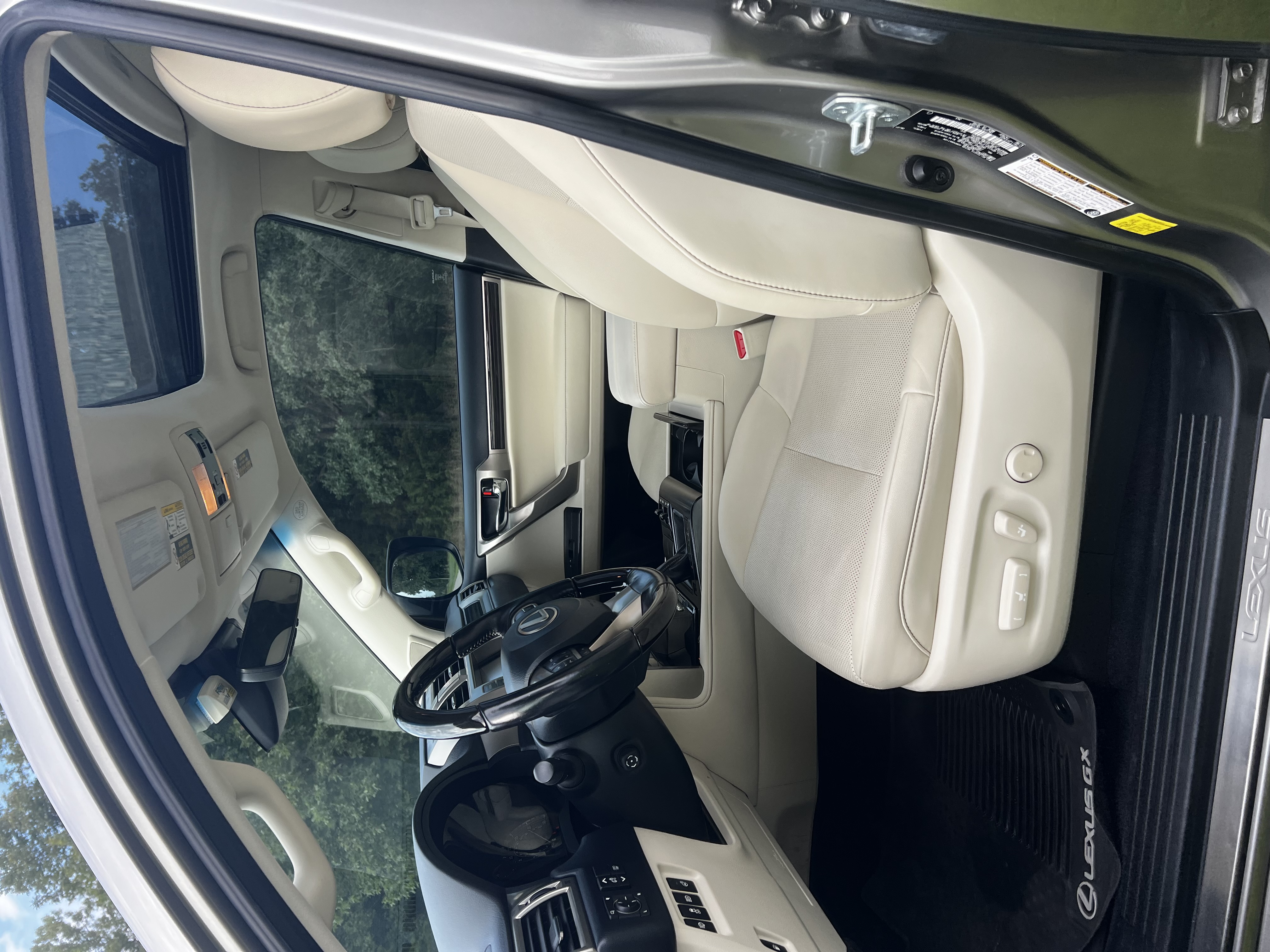 Used 2021 Lexus GX 460 Premium w/ Premium Package AWD/4WD image 11