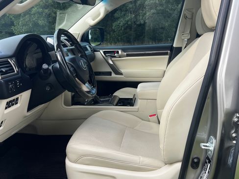 Used 2021 Lexus GX 460 Premium w/ Premium Package AWD/4WD image 11