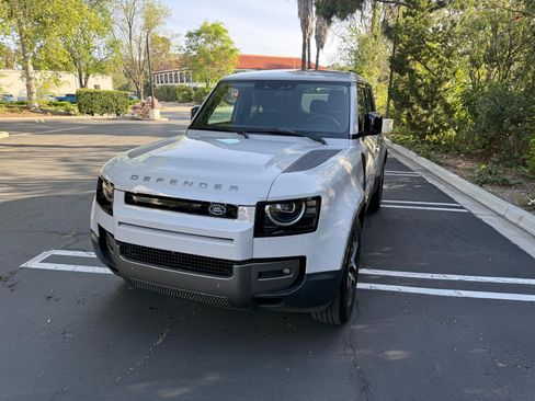Used 2026 Land Rover Defender 110 S image 4