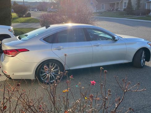 Used 2015 Hyundai Genesis 5.0 image 5