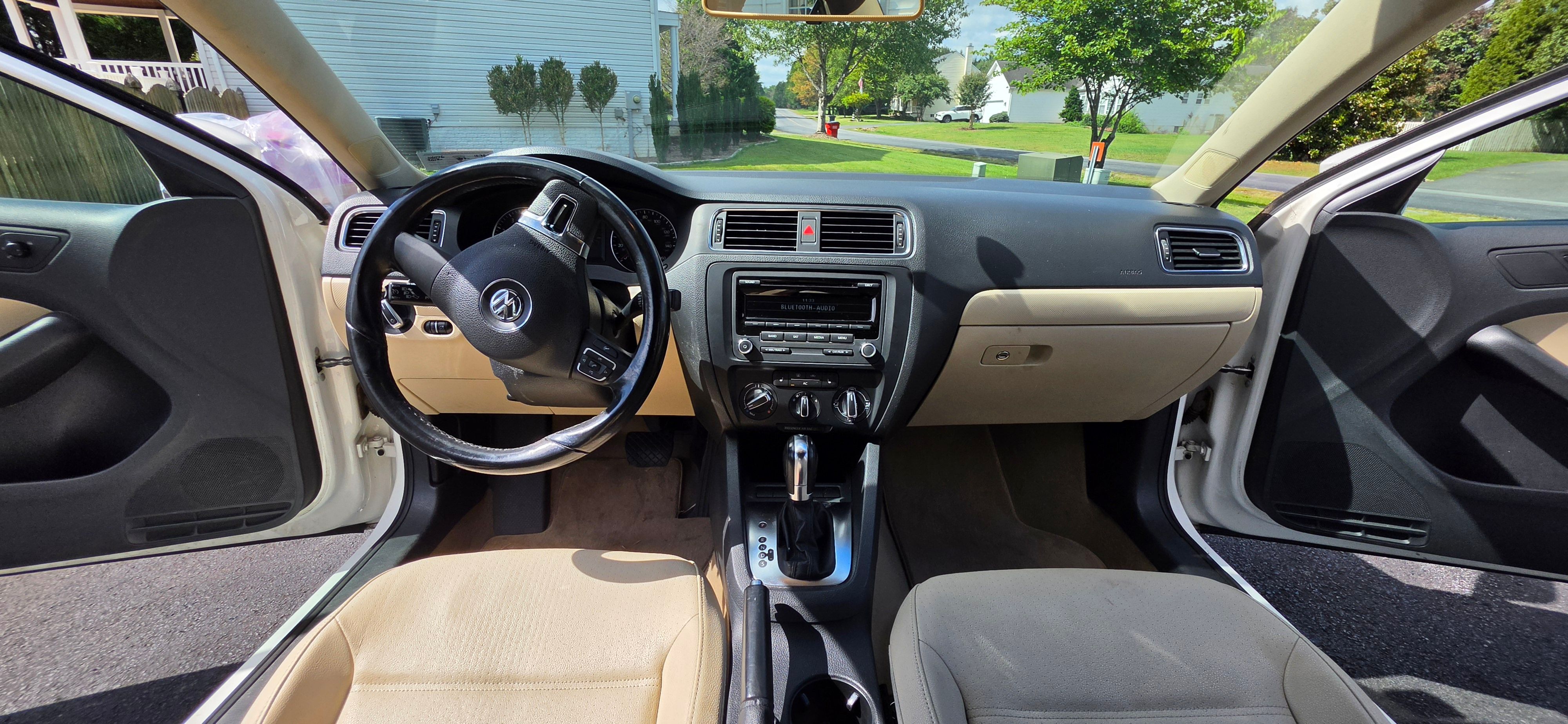 Used 2012 Volkswagen Jetta SE FWD image 16