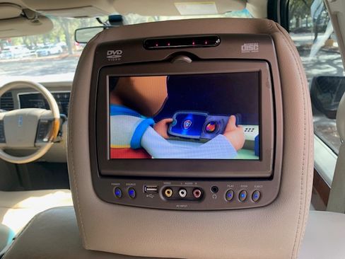 Used 2013 Lincoln Navigator 2WD w/ HD Trailer Tow Pkg image 23