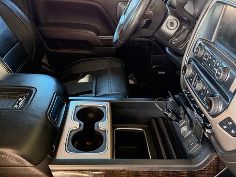 Used 2016 GMC Sierra 2500 Denali w/ Suspension Package, Off-Road image 21