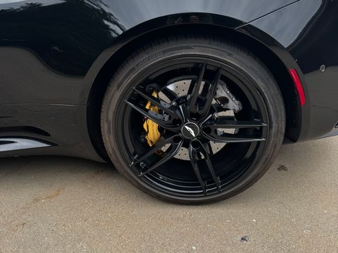 Used 2022 Aston Martin DBS Superleggera RWD image 8