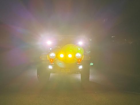 Used 2016 Jeep Wrangler Unlimited Sahara AWD/4WD image 8