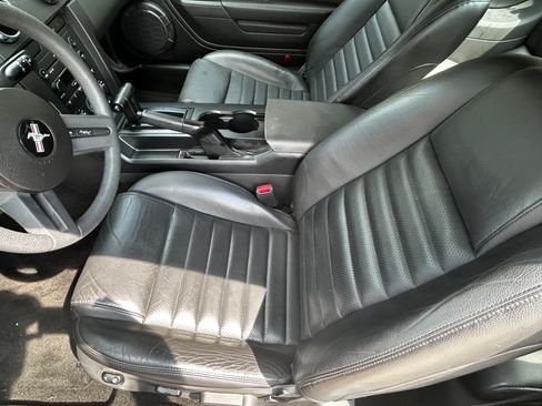 Used 2005 Ford Mustang GT RWD image 14