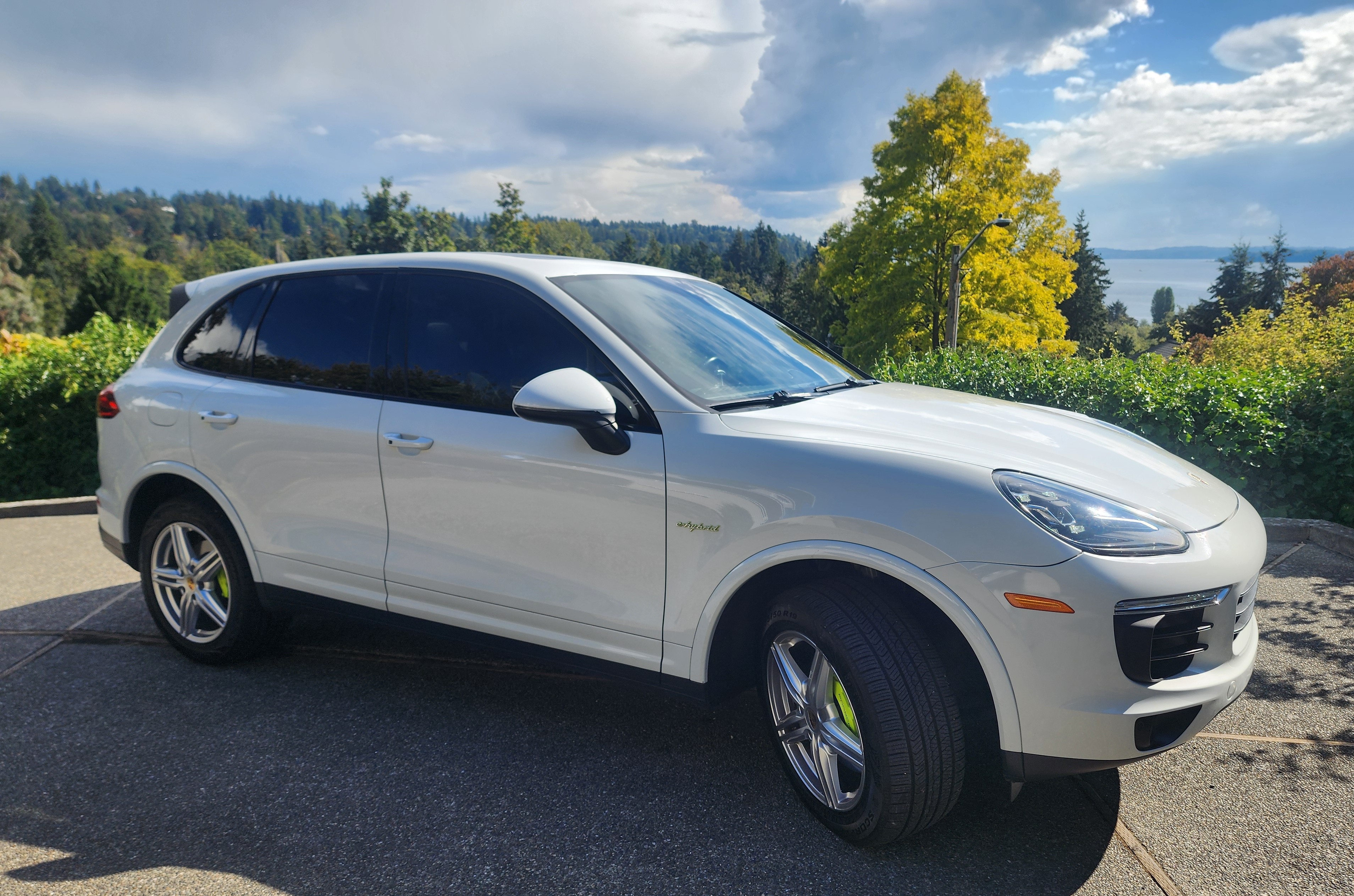 Used 2016 Porsche Cayenne S AWD/4WD image 1