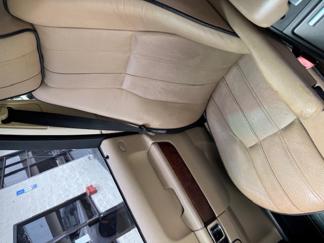 Used 2010 Land Rover Range Rover HSE LUX AWD/4WD image 2