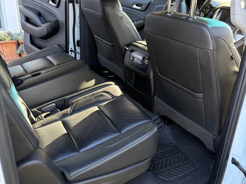 Used 2019 Chevrolet Suburban LT image 11