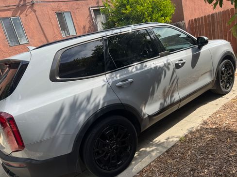 Used 2022 Kia Telluride SX w/ SX Prestige Package image 8