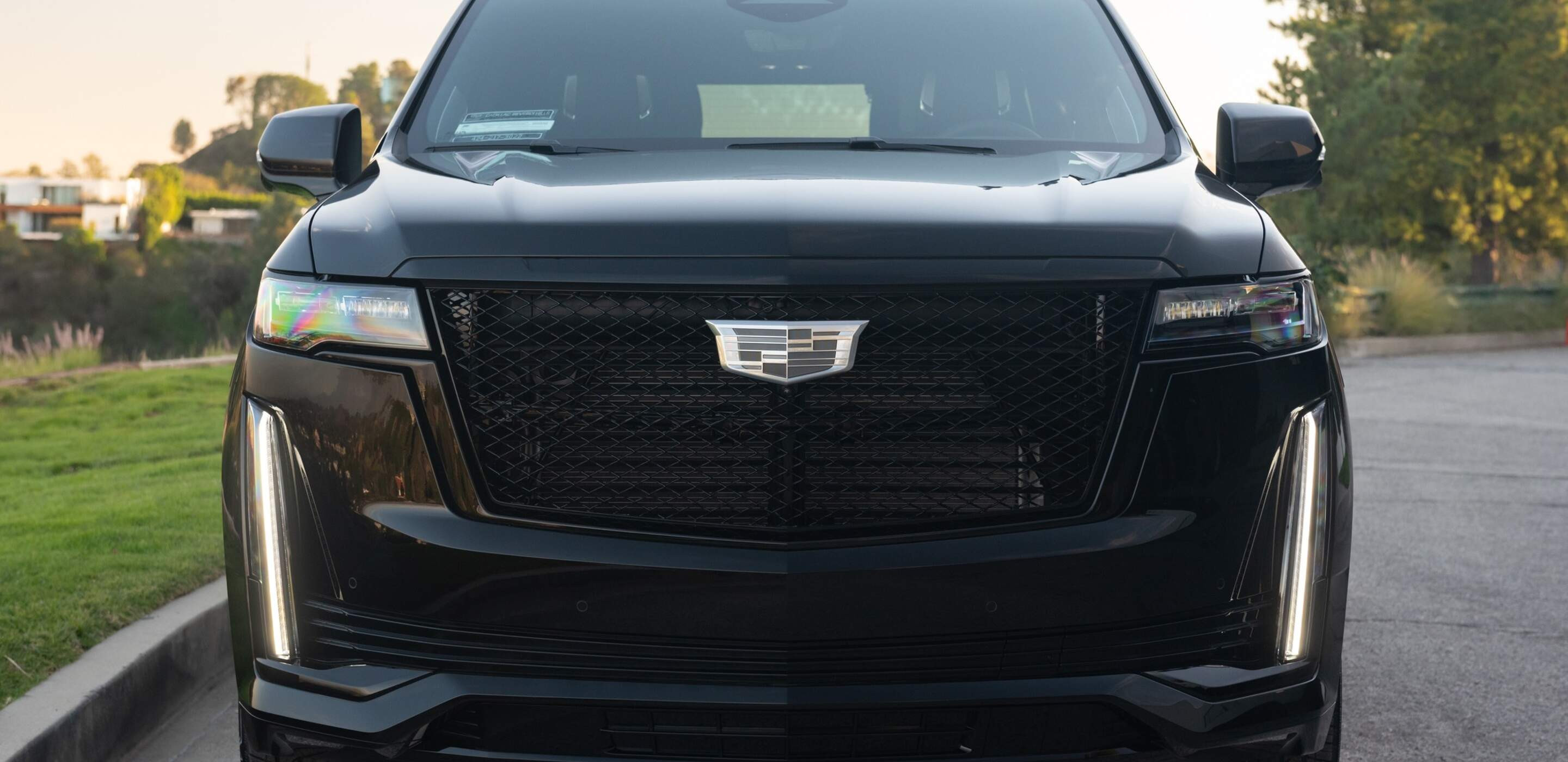 Used 2022 Cadillac Escalade Sport Platinum w/ LPO, ONYX Package AWD/4WD image 2