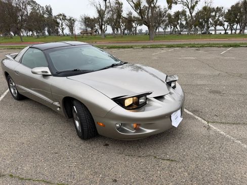 Used 2002 Pontiac Firebird Coupe 2D w/ Opt Pkg image 9