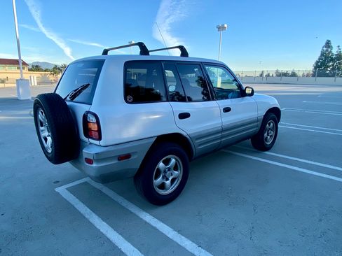 Used 1998 Toyota RAV4 2WD 4-Door image 14