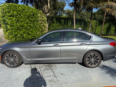 Used 2019 BMW 540i w/ Executive Package RWD image 1